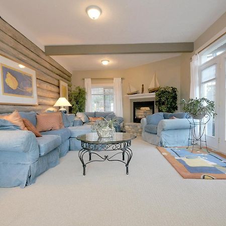 The Lodge At Weir'S Beach Metchosin エクステリア 写真