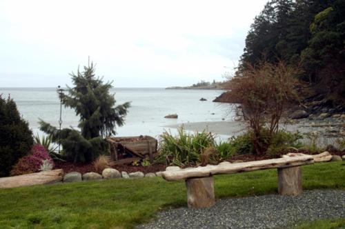 The Lodge At Weir'S Beach Metchosin エクステリア 写真