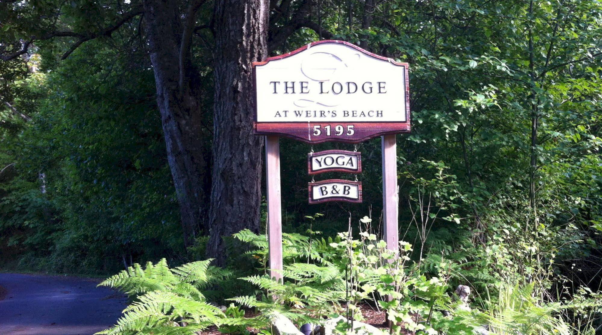The Lodge At Weir'S Beach Metchosin エクステリア 写真