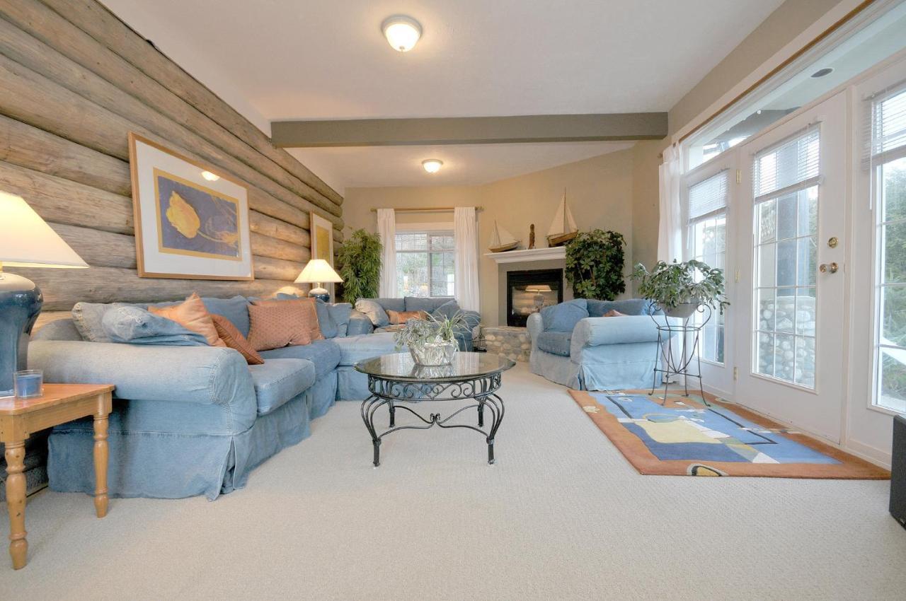 The Lodge At Weir'S Beach Metchosin エクステリア 写真