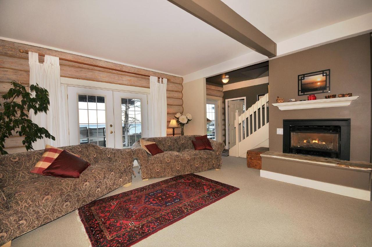The Lodge At Weir'S Beach Metchosin エクステリア 写真